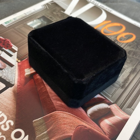 Diamond Pavé Heart - Picture 11 of 11